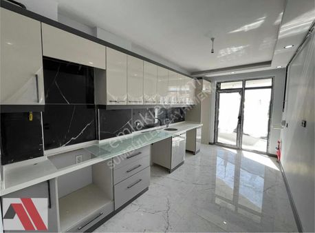 Sümbüller'den Tombakzade Yakını Modern Tasarım Son 105m2 2+1