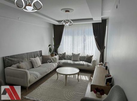 Sümbüller'den Yanık Kahve Yakını İskanlı Cadde Üzeri Fırsat 2+1