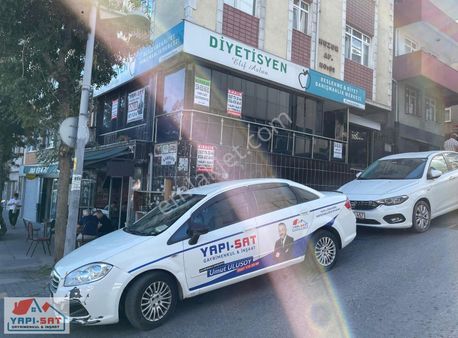 Esenler'de, Yoğun Yaya Ve Araç Trafiğine Sahip Caddede Kiralık