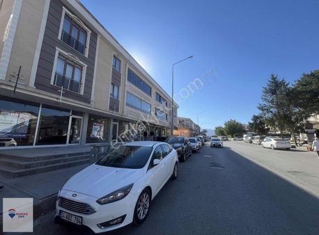 Remax/dem Den Şehrin Kalbinde Kızılay Caddesinde Kiralık Dükkan