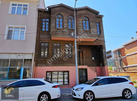 Global'den Şehrin Kalbinde Satılık 3 Katlı Müstakil Ev