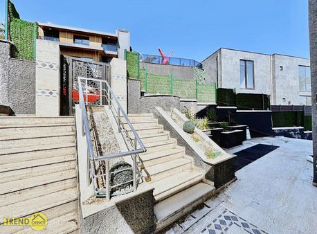 Satılık Lüks Geniş Özel Havuzlu Manzaralı Villa