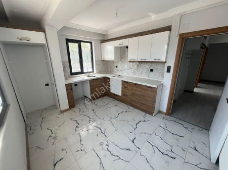 Alp Yapı Emlak'tan Gönen Y.gündoğdu'da Sıfır 2+1 Kiralık Daire