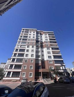 Binevler Turyaptan Zekeriyaköy 1 Sitesinde Kiralık Geniş 3+1