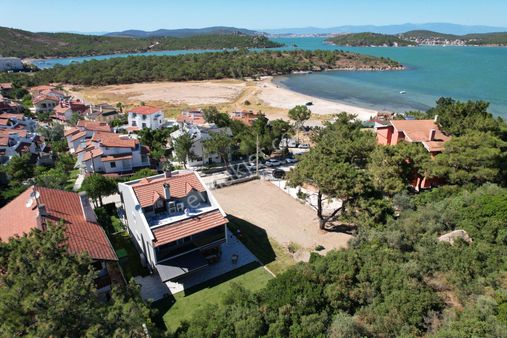 Balıkesir Ayvalık Sarımsaklı Da Satılık Malikane.denize 50 Metre