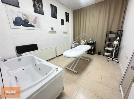 Enes Acur' Dan Yazır Şafak Cad.devren Güzellik Merkezi