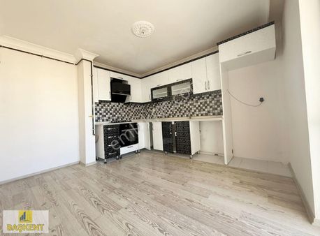 Başkent Gayrimenkul'den Uygun Fiyatlı Merkez'de Geniş 3+1 Daire