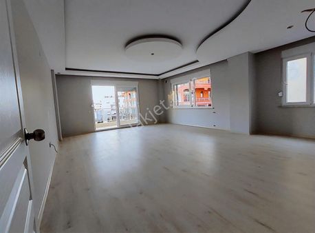 Alanya Merkez De Temiz Kiralık 2+1 Daire