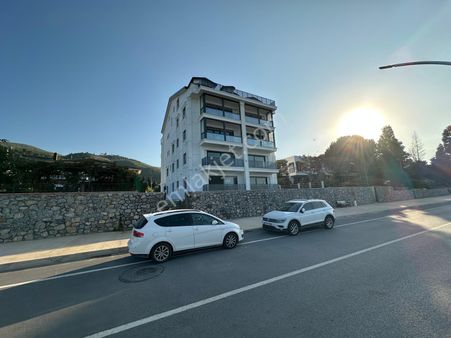 Kocaeli Karamürsel Ereğli Sahil Caddesinde Denize Sıfır Kiralık 2+1 Daire