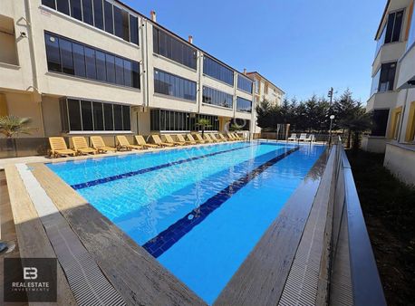 Sakarya Karasu'da 2+1 Havuzlu Güvenlikli Site İçi Kiralık Daire