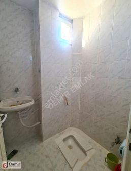 Demir Emlaktan Karşıyaka Mah.2 Katlı Satılık Kelepır Mustakıl Ev