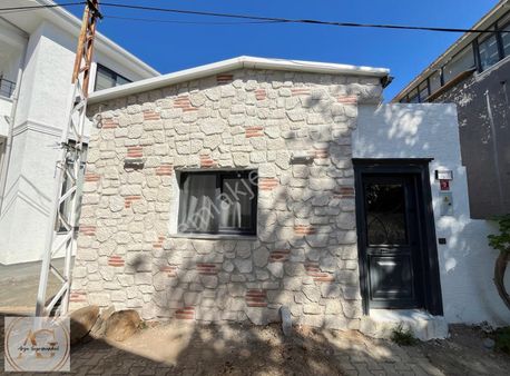 Arya Gayrimenkul'den Kızılkeçili'de Şık Tasarımlı 1+1 Köy Evi