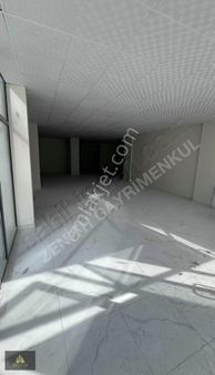 Şefikcan Cad. 139 M2 Sıfır Kiralık Dükkan