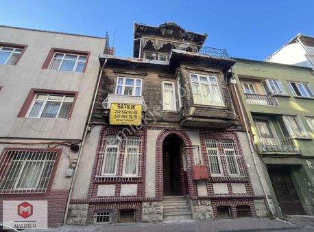 Fatih Yedikulede 5+3 Bahçe Kullanımlı Müstakil Ev