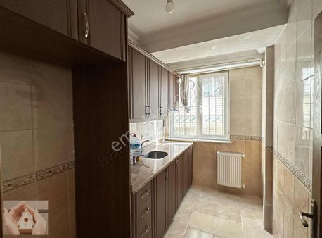 Esen Emlak Aracılığıyla***ön Cephe-balkonlu-ayrı Mutfaklı 1+1