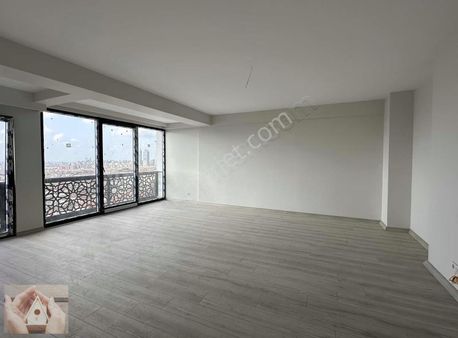 Esen Emlak Aracılığıyla***site İçi-yüksek Tavan-geniş Salon 4+2