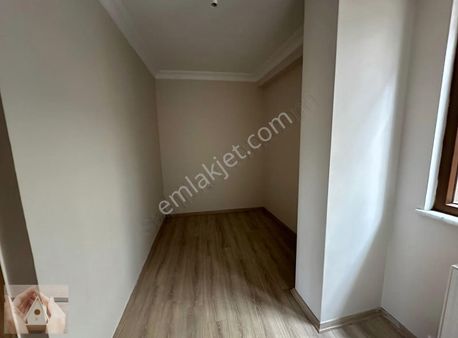 Esen Emlak Aracılığıyla***yeni Bna-metro 550m-bakımlı-kiralk 2+1