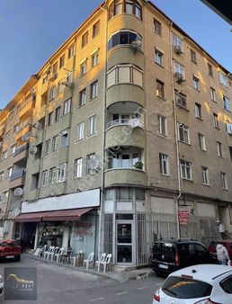 Ayşekadın Ana Cadde Üzeri Satılık Ön Cephe 3+1 Daire