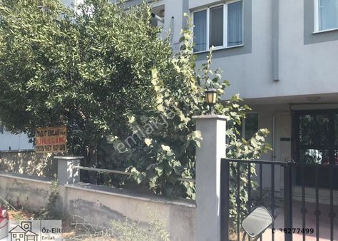 Öz Elit Emlak'tan Muradiye'de Satılık 3+1 Doğalgazlı Daire