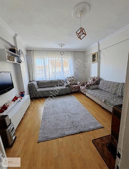 Atatürk Caddesinde Eşyalı Kiralık Dubleks Daire