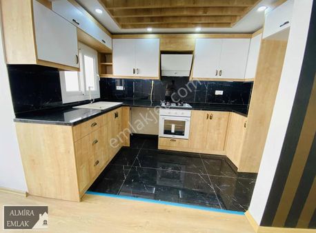 Metro Yakını 1 Daire Fiyatına 2 Daire 3+1 Ve 1+1 Full Bakımlı