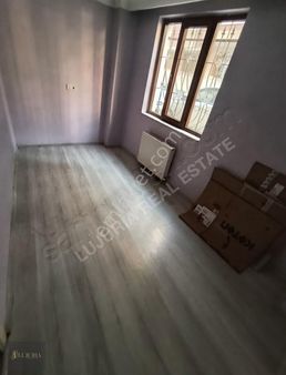 3+1 Yarı Bodrum Lüx Kiralık Daire Venezia Arka Sokagı