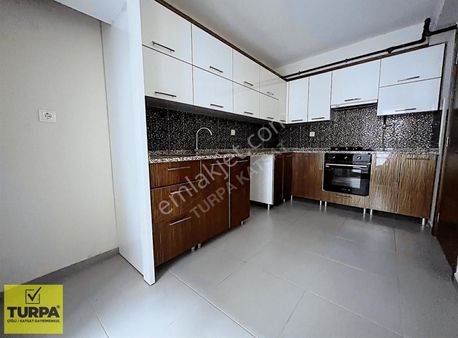 Çiğli'de 2+1 90m² Kapalı Mutfak Yeni Binada Kiralık Daire