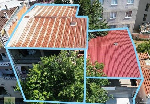 Bayraklı R.şefket İnce Mah. Satılık 3 Katlı Bina Ve Dükkan