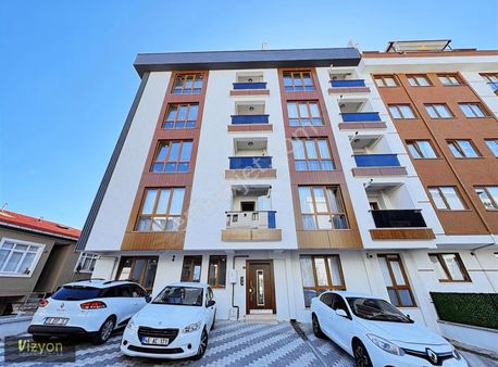 Çekmeköy Alemdağ Mahallesinde Satılık Ferah 2+1 Daire