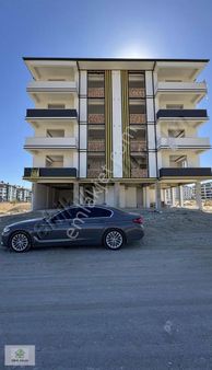 Zirve Emlak Satıyorr Yarenler Cadde Üzeri 2+1 115 M2 Sıfır Daire