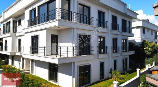 Tuzla Postane'de Denize Sıfır Bahçe Katı Satılık Sıfır 2+1 Daire