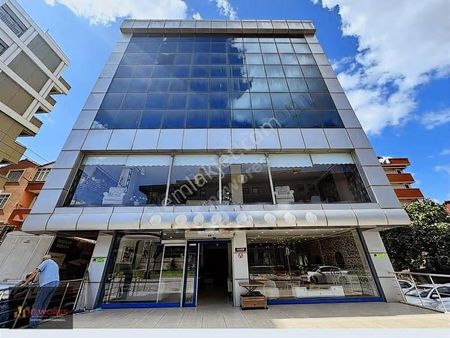 Gebze Belediye Karşısı Satılık Ticari İş Merkezi