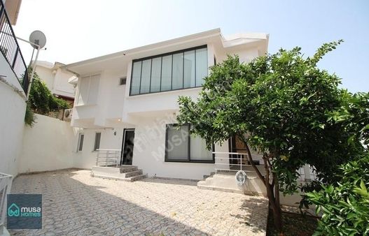 Alanya'da Keşefli Mah Deniz Manzaralı Uygun Fiyatl Eşyalı Villa