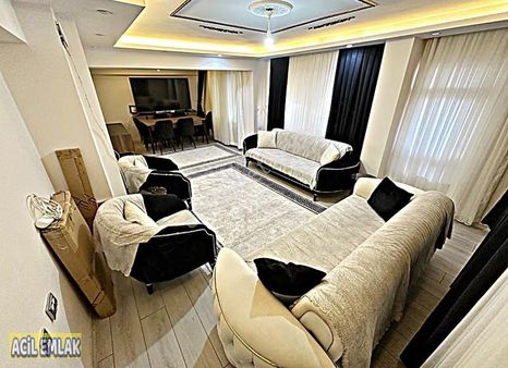 Acil Emlaktan Ultra Lüks Yapılı Geniş Balkonlu Satılık Daire