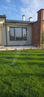 🌳 Bahçeşehir’de Huzurlu Yaşam – 2+1 Lüks Villa