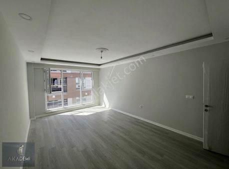 Akademi'den Sütlüce'de Yerden Isıtmalı Çift Balkonlu 3+1