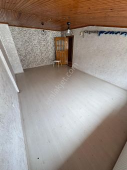 Sultançiftliği Mahallesi 2+1 Kiralık Çatı Katı