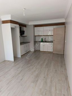 Cadde Üzerinde Kiralık 2+1 Daire