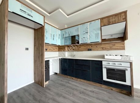 Parla'dan Akçay Merkezde Ara Kat Ön Cephe 2+1 Daire