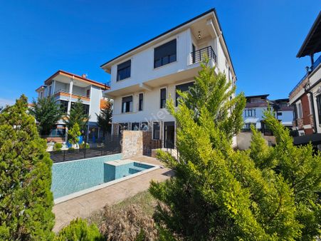 4+1 Merkezi Konumda,havuzlu , Müstakil Parsel, Lüks Villa