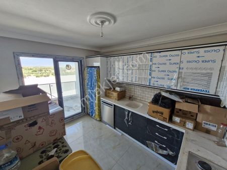 Ön Emlak'tan Burhaniye Merkeze Yakın Ebeveyn Banyolu Satılık Geniş 3+1 Sıfır Daire!