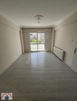 Efendi Mah. Tur Yolu Yakını 135 M2 3+1 Daire