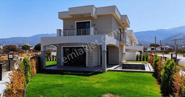 Özel Tasarım, 4+1, Özel Havuzlu, Geniş Bahçeli Sıfır Villa