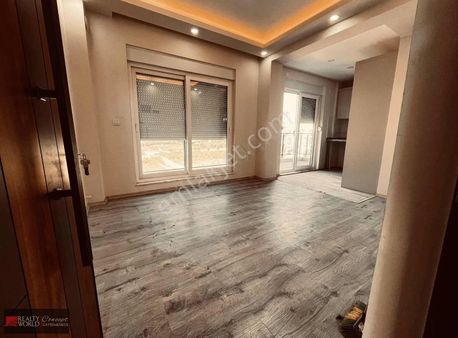 Döşemealt,1+1 , Havuzlu Kiralık Daire.