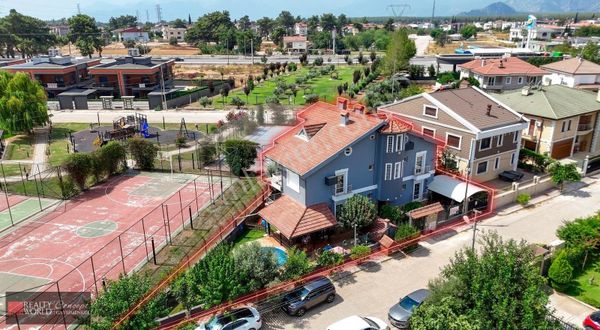 Döşemealtı Yalınlıda Satılık Villa