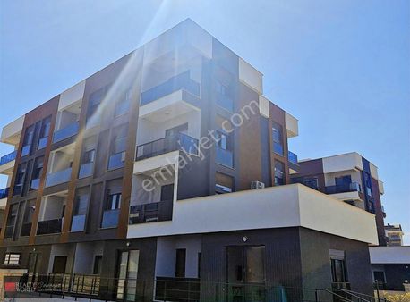 Aksu Altıntaş'ta Site İçinde Havuzlu 1+1 Ara Kat Daire