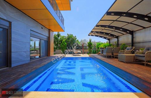 Altınkale Mah Emsalsiz Mimaride 9+1 Müstakil Havuzlu Villa