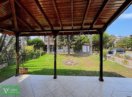 Batıkent Sitesinden Satılık Villa Havuzlu Güvenlikli Site