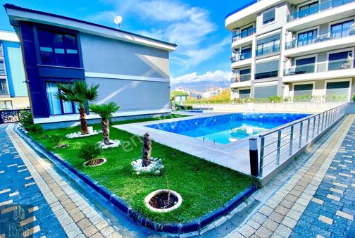 Parstan Altınkumda Yüzme Havuzlu Kapalı Otoparklı Lüks 3+1 Daire