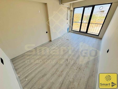 Yeni Mahalle'de 2+0 Kiralık Daire